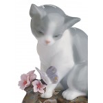 Lladro - Blossoms For The Kitten